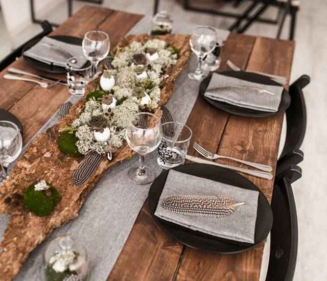 Tablescape with black accessories.