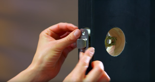 How to Install A Handleset on Your Front Door | Schlage