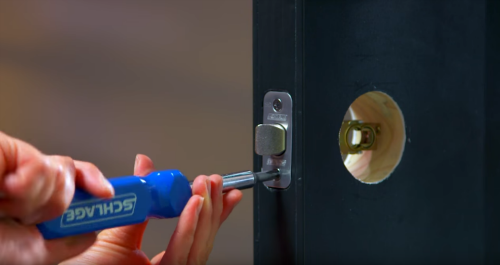 How to Install A Handleset on Your Front Door | Schlage