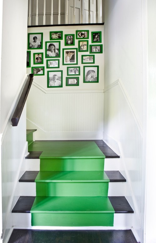 Summer Entryway - Painted Staircase
