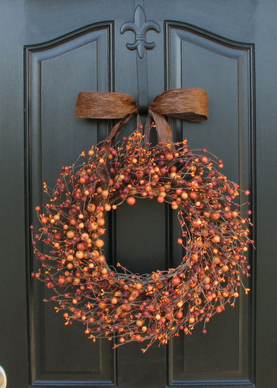 Fall door decor - Berry wreath - Schlage