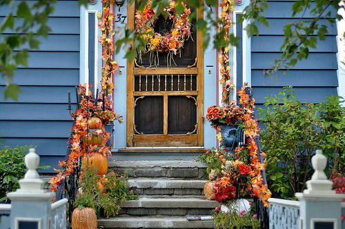 Fall color palettes - Front porch decor - Schlage