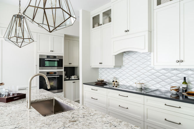 Mixed materials - Kitchen - Quartz countertops