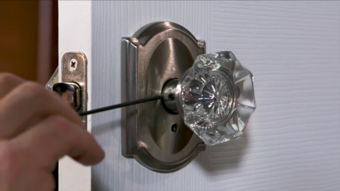 How to install a Schlage Custom™ Combined Interior lock