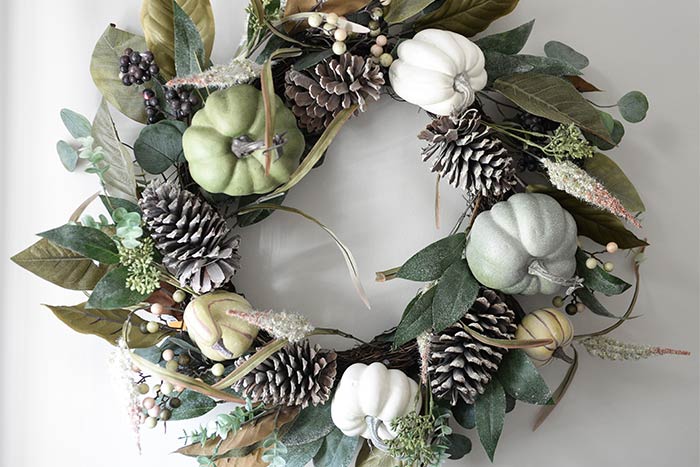 Unique DIY pinecone wreath