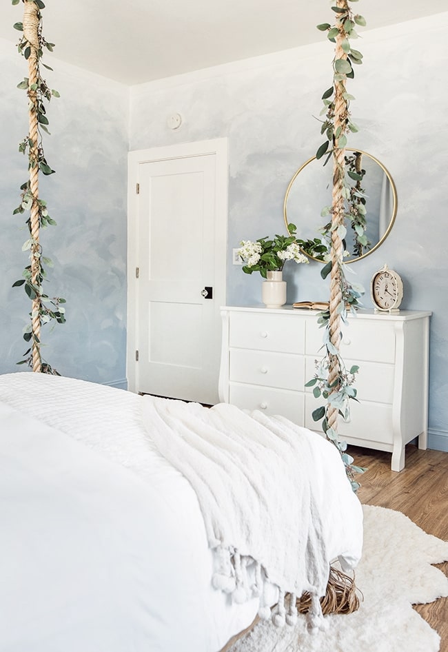 Whimsical bedroom with Schlage Custom glass knobs.