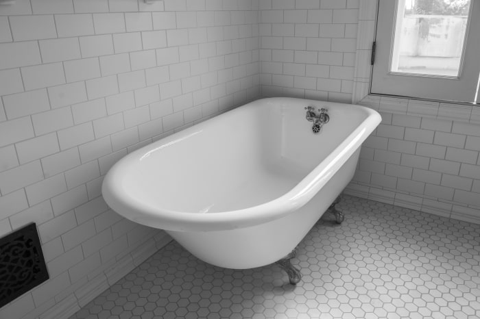 Clawfoot bathtub.