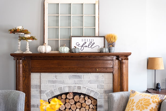 Minimalist fall mantle decor.