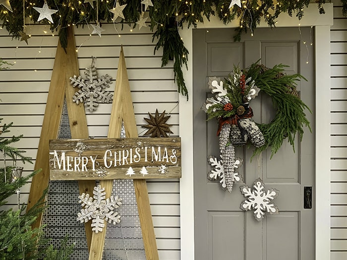 Country Christmas front porch.