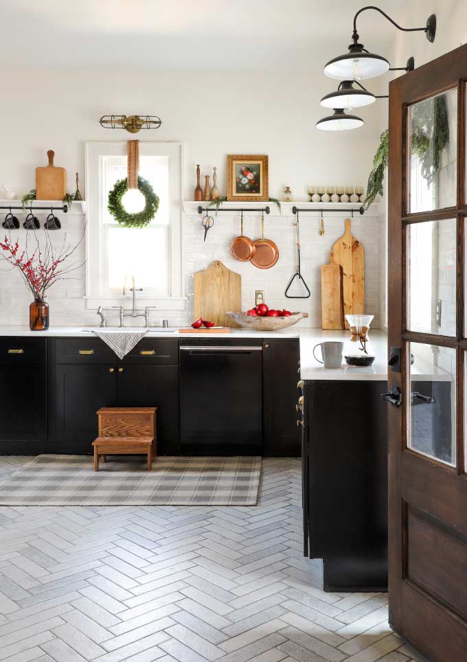 I Spy DIY Christmas tour kitchen. 