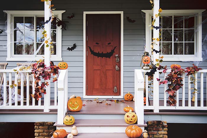 DIY Eyeball Halloween Door Cover