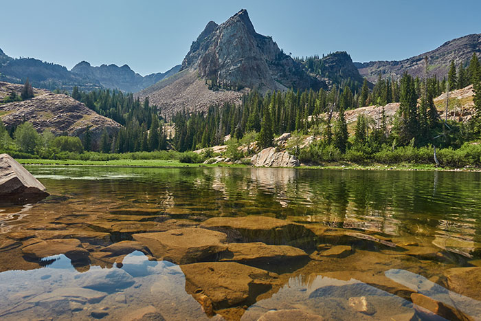 Rocky Mountain Utah lake landscape.