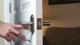 Schlage Custom™ Combined Interior Privacy Pin Tutorial
